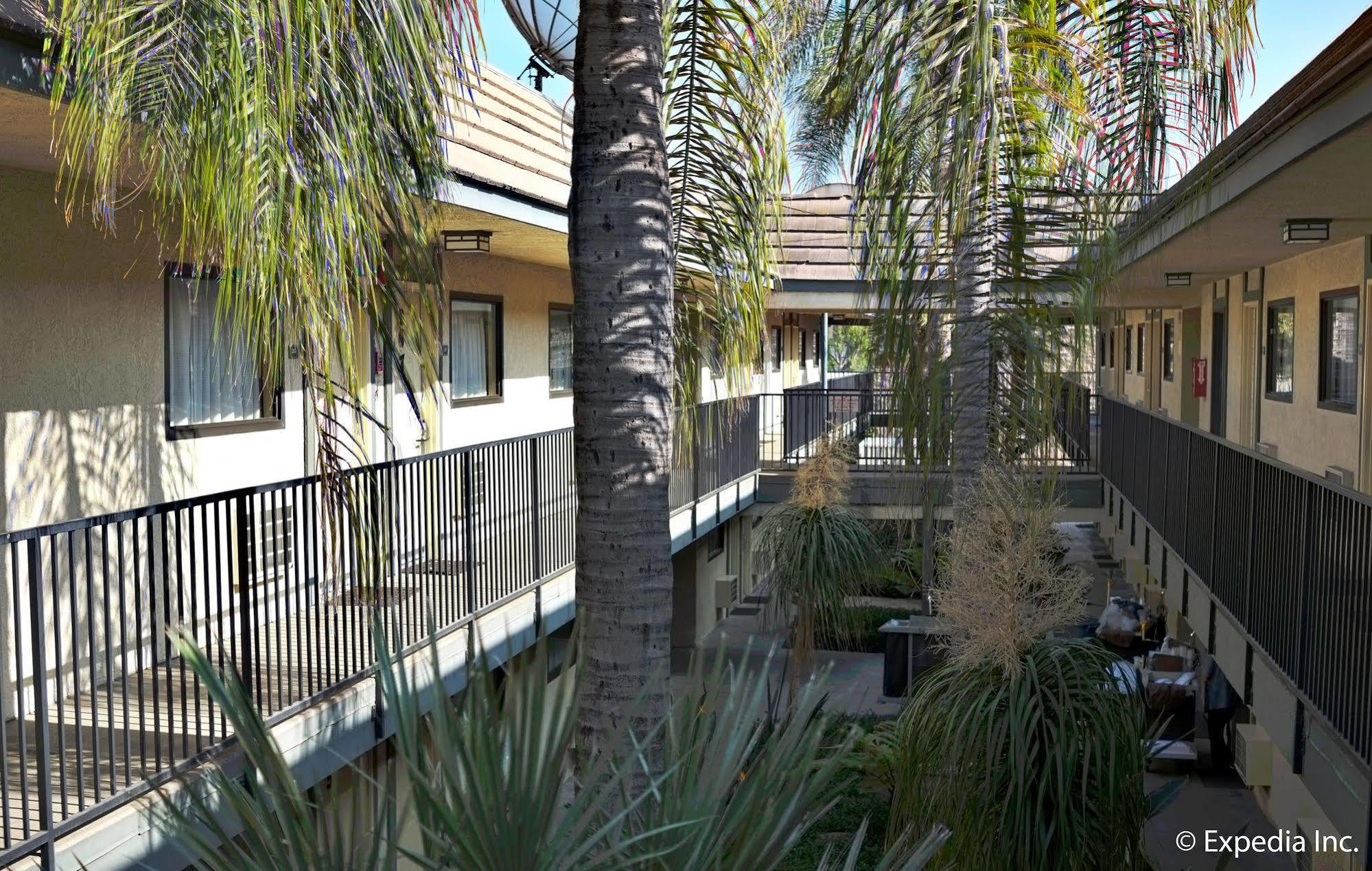 Lemon Heights Inn Tustin Exterior photo